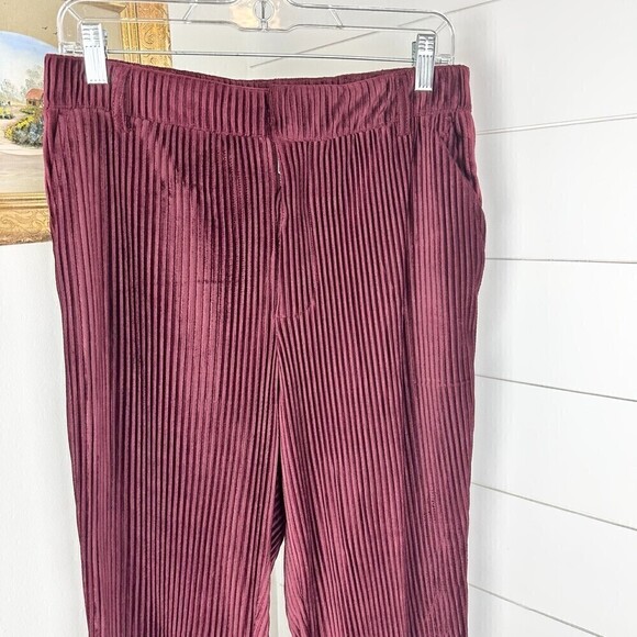 Urban Outfitters Ribbed Velvet Corduroy High Rise Flare Pants Burgundy Size 8 - Picture 3 of 5